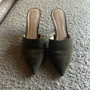 Veronica Beard Merla Mules size 8.5 color olive green